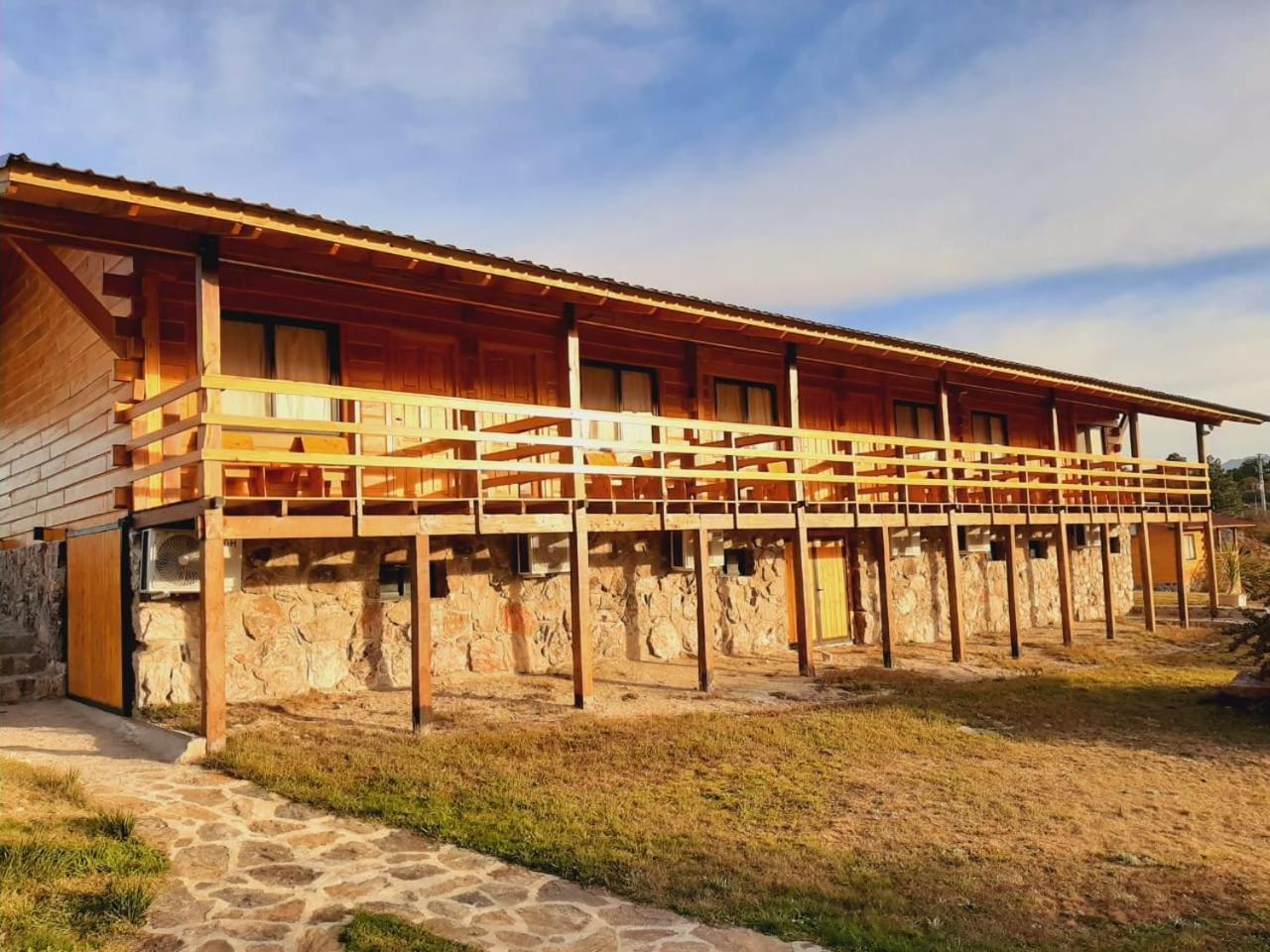 Complejo Apus Hotel La Cumbrecita Exterior photo